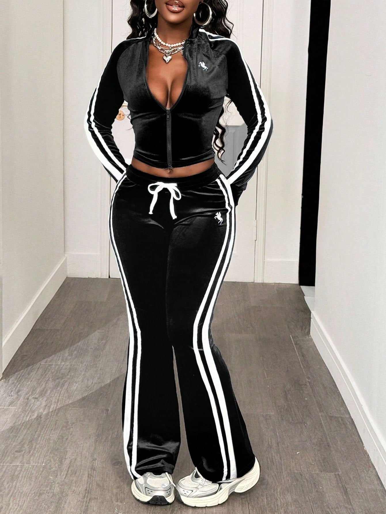 K25L1857 Side Stiped Velour Two Piece Set Women Casual Zipper Long Sleeve Crop Top+Drawstring Pants