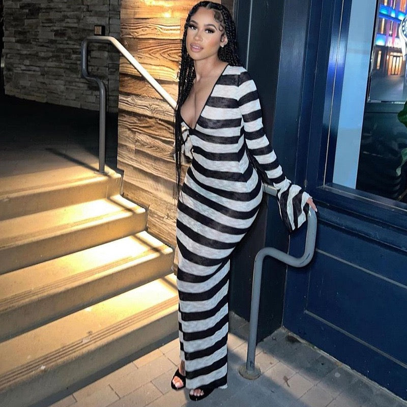 Z13245 Black and White Striped Spring Summer Dress Woman Elegant Sexy Flare Sleeve Deep V Backless Long Dresses