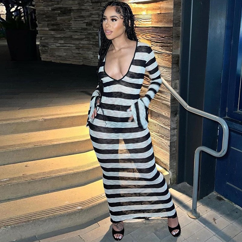 Z13245 Black and White Striped Spring Summer Dress Woman Elegant Sexy Flare Sleeve Deep V Backless Long Dresses