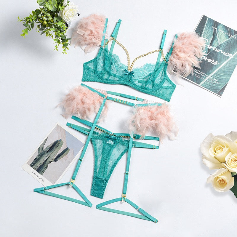 0200 Three-PointFun Suit Lace Feather Exotic Sets Women Sexy Lingerie Garter Kit Chain Panty Perspective